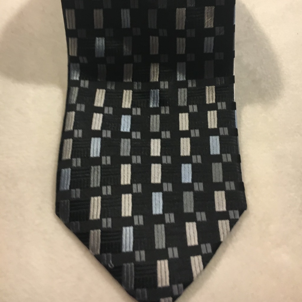 BOCARA 100% SILK NECKTIE, BLACK . BOC 04